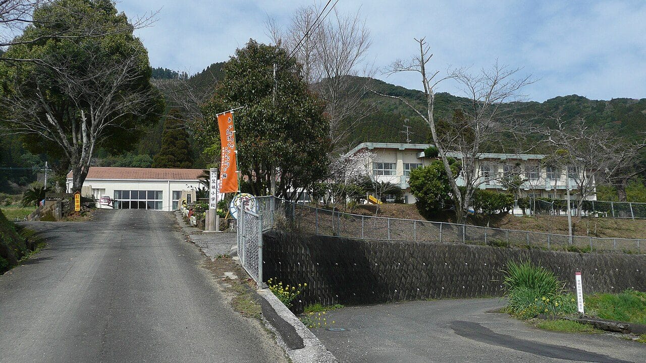 串間市